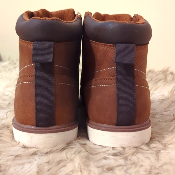 Kid's Levi's Dean Waxed tan boots NWT - Picture 4 of 8